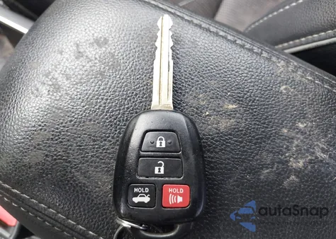 2014 Toyota Corolla S Plus z USA, uszkodzony, nr VIN 5YFBURHE6EP172886